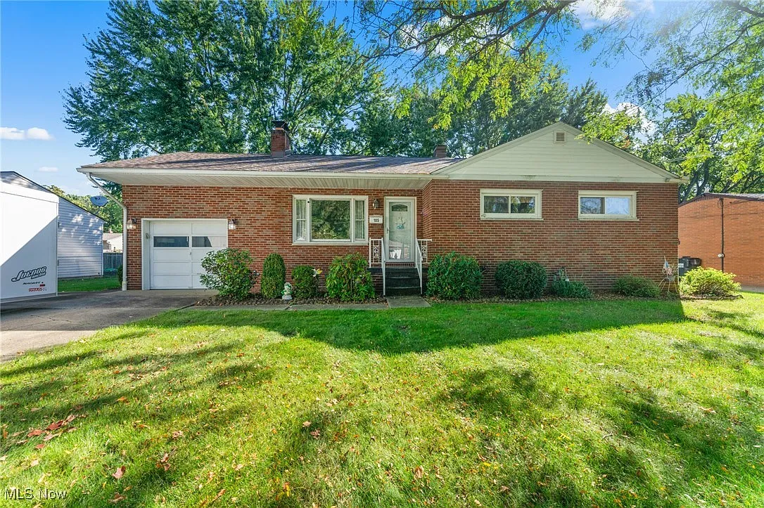 105 Chadwick Ln photo 1