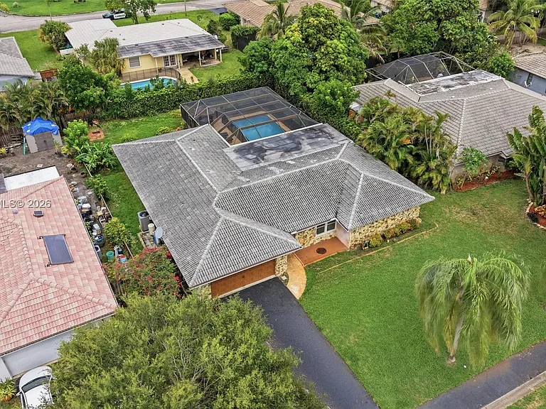 821 Ramblewood Dr — Photo 49
