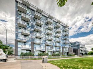 118 S Waterfront Ct SW #106, Calgary, AB T2P 1K8