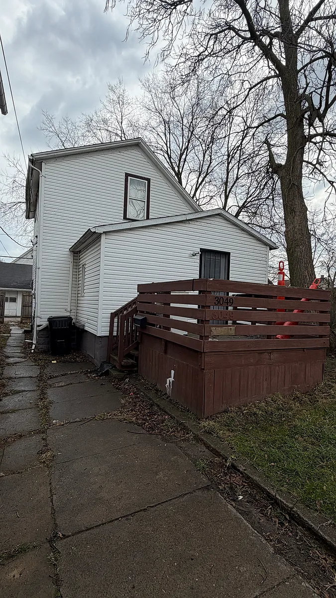 Building Photo - 3049 W 105th St