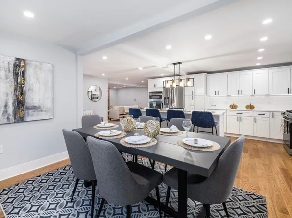 14 Arrow St, Middleton, MA 01949