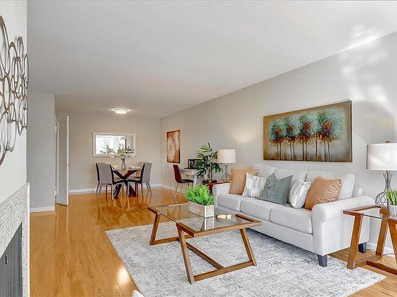 3rd image of 1910 Mount Vernon Ct APT 19