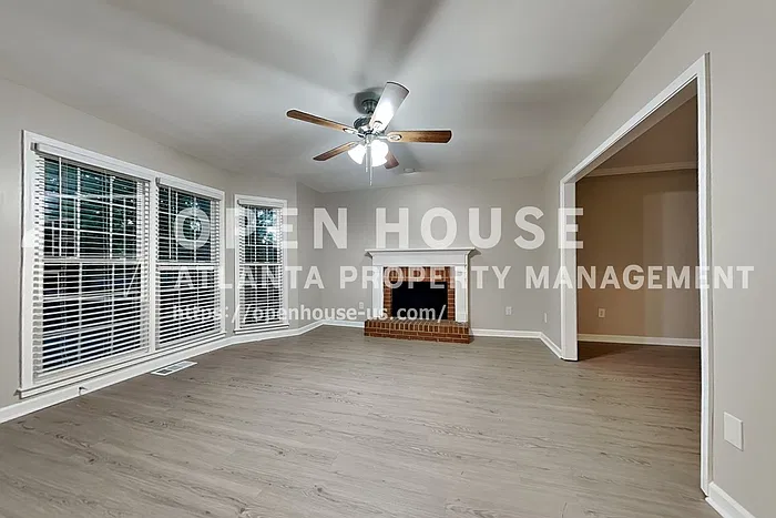 3 bed, 2.5 bath, 2198 sqft, $2,250 — Photo 4