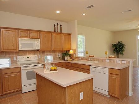 3rd image of 304 Klondike Dr