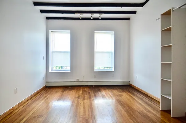 Rented by Compass | media 7