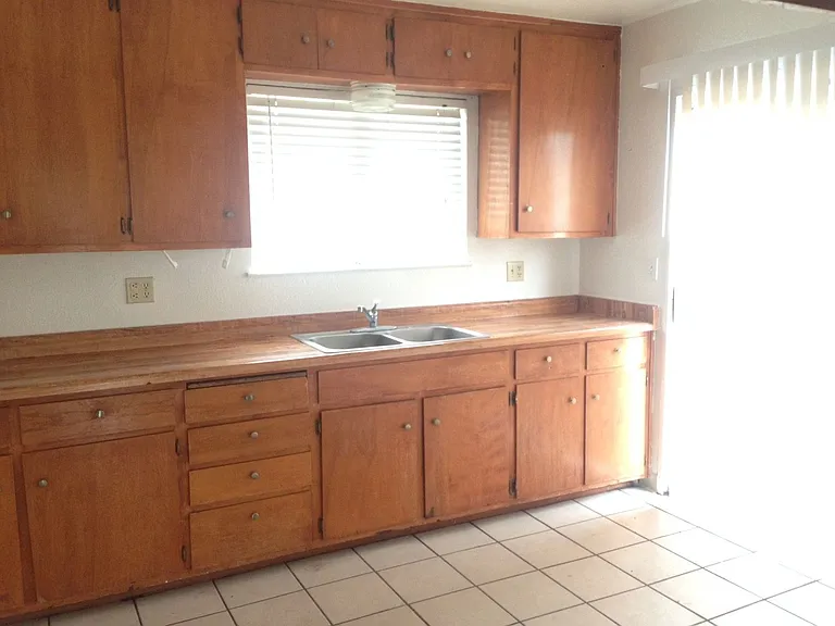 2550 W Byron Rd — Photo 3