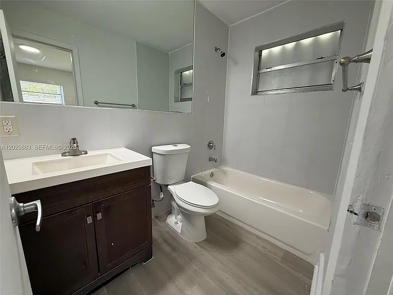 1809 NW 33rd St #1809 — Photo 11