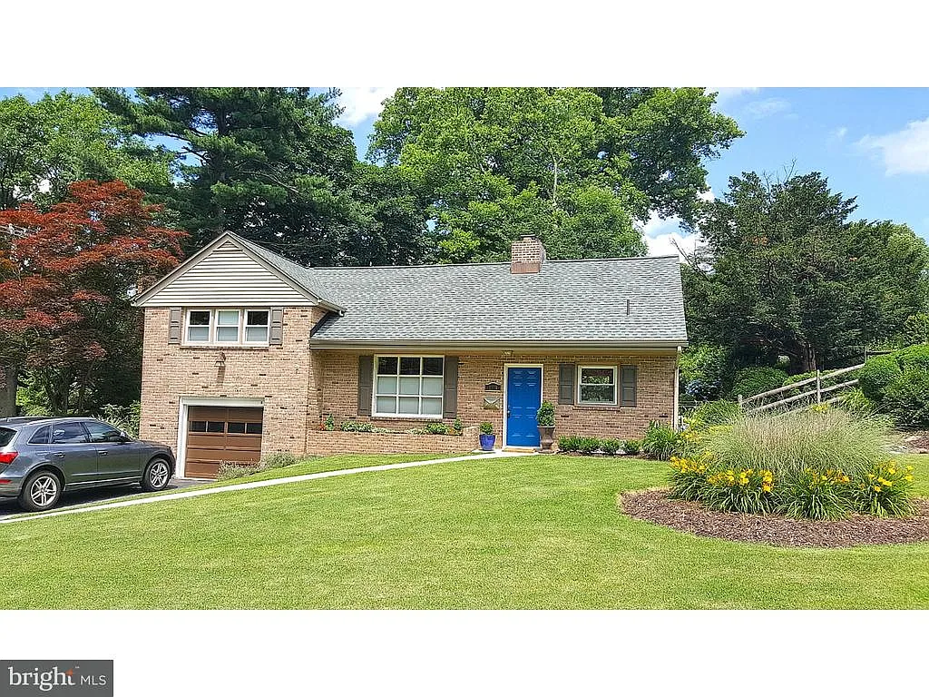 1119 Barberry Rd photo 1