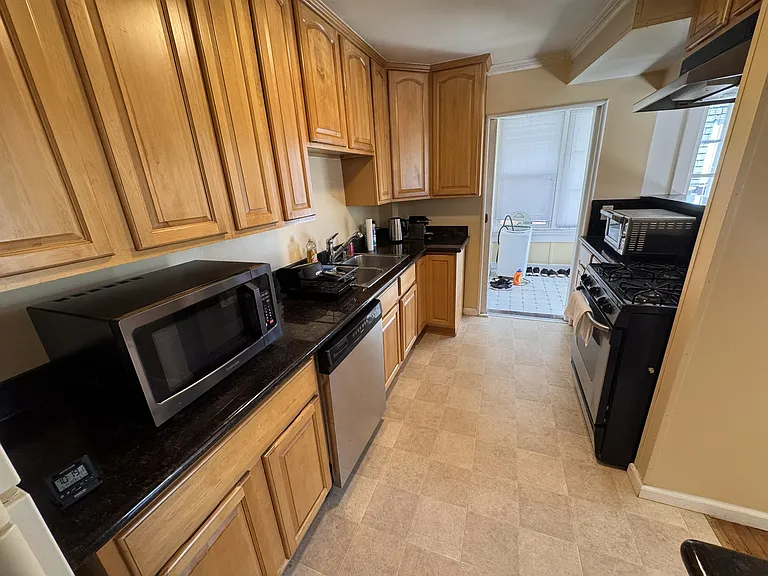 1835 Carleton St #2624 — Photo 4