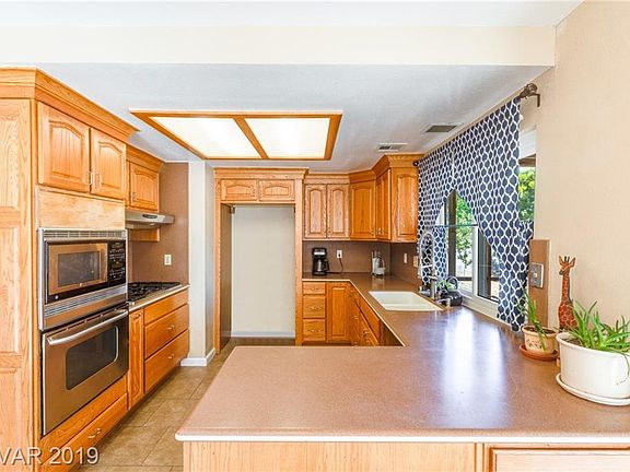 5th image of 3959 Green Leaf Dr