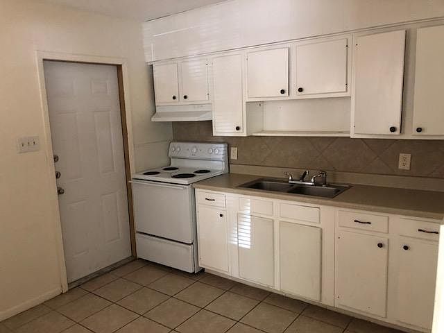2nd image of 459 Lindsey St