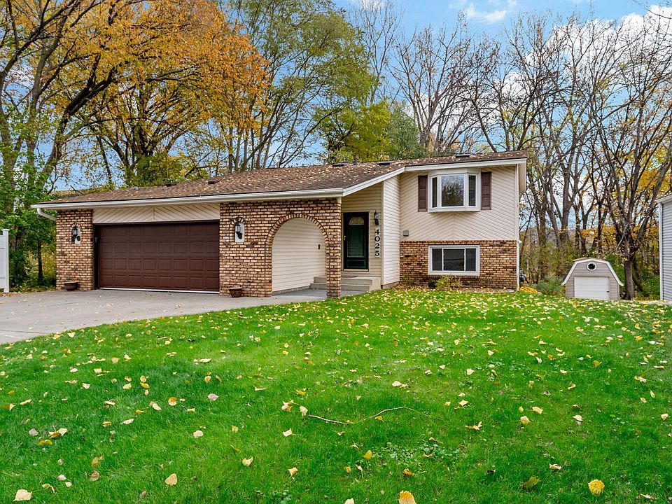 1st image of 4025 Fordham Dr NE