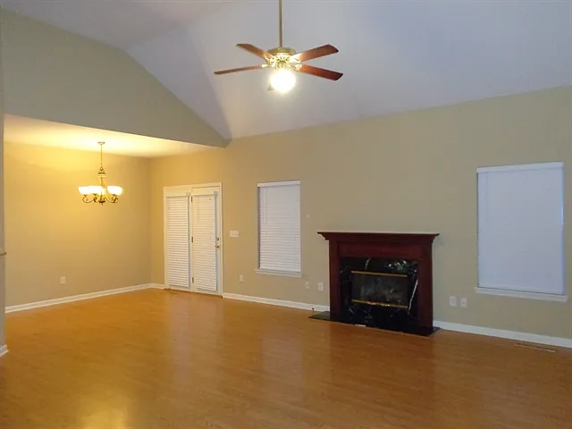 4804 Peninsula Pointe Dr — Photo 2