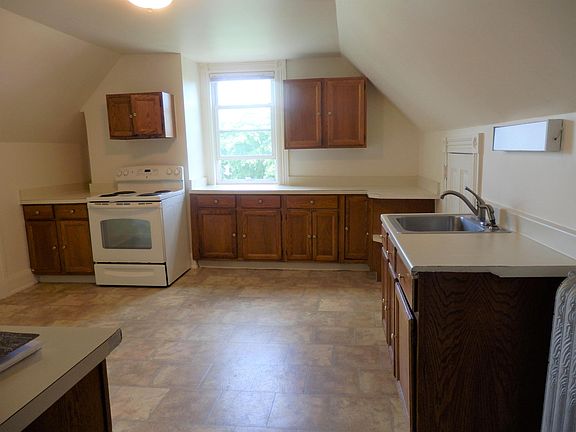 4th image of 2 Wells Woods Ln APT 4