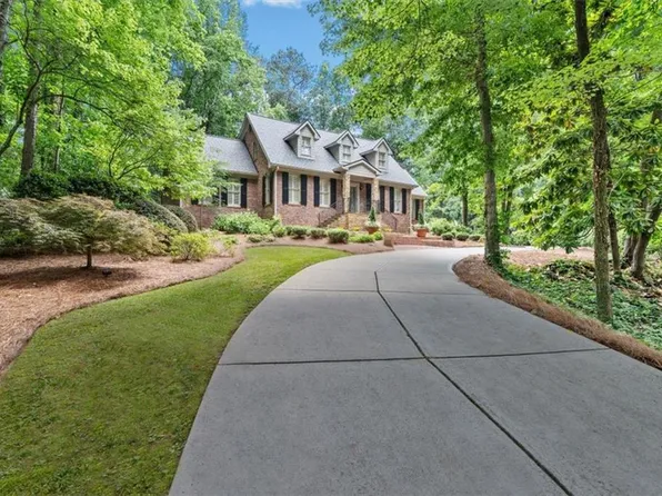 682 Austin Dr SE, Smyrna, GA 30082