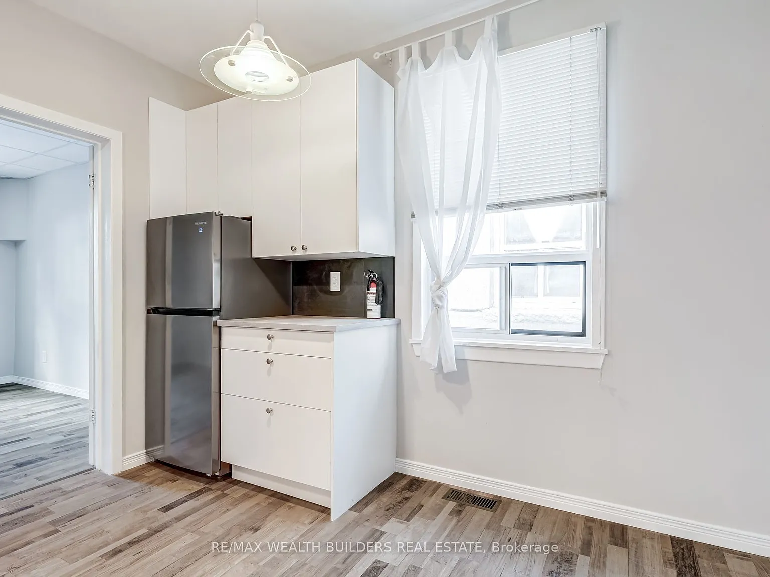 1 bed, $2,000 — Photo 4
