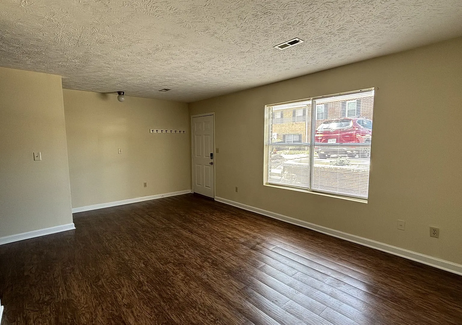 Updated Home Near Virginia Tech | Individual Leases — Photo 4