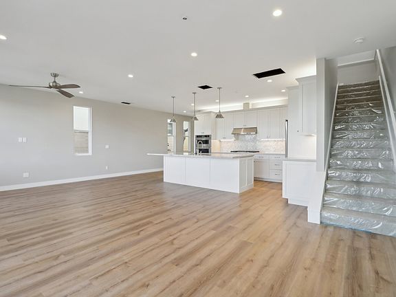 2nd image of 2942 Copley Ave
