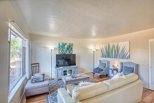 1516 E Spring St Photo 1