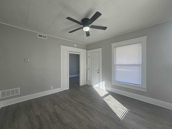 4th image of 1116 N Adams St