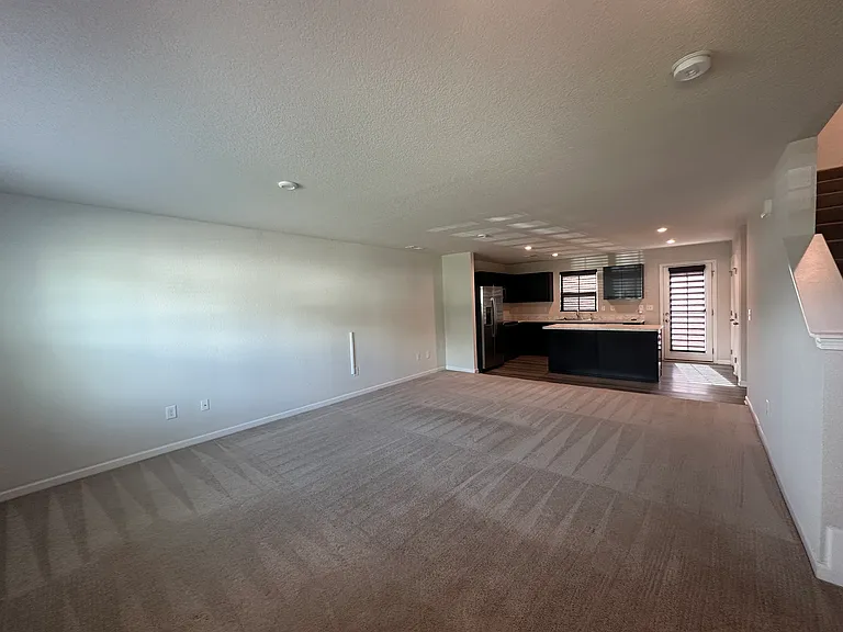 304 Forecastle St — Photo 3