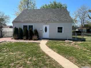 110 Jerusalem Ave, Levittown, NY 11756