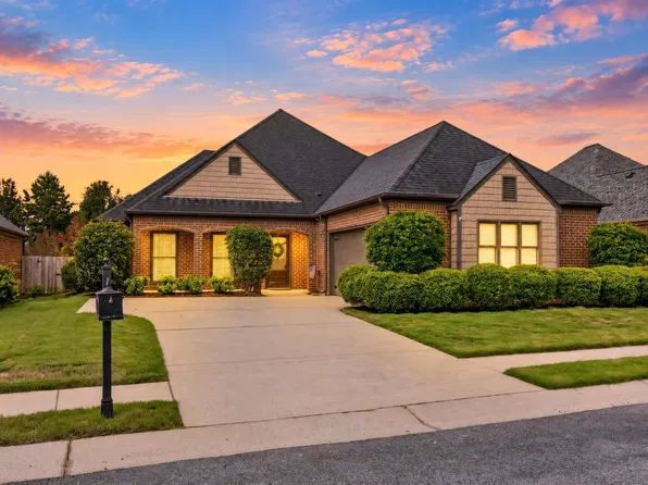 6198 Bent Brook Dr, Bessemer, AL 35022