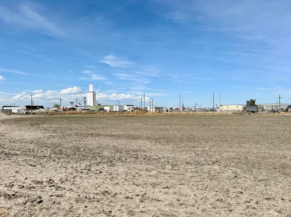 225 Jacks Ln, Sterling, CO 80751