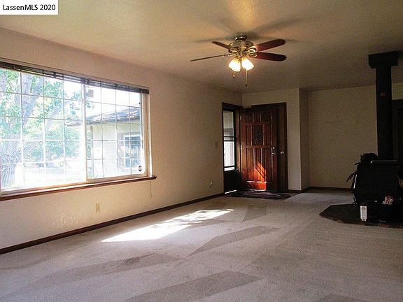 4th image of 25 Renae Dr
