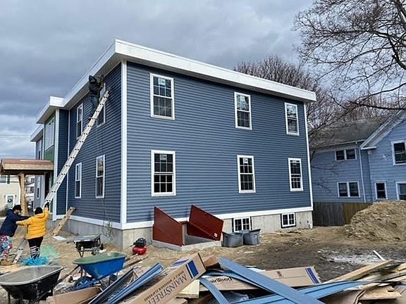 4th image of 111 Mechanic St