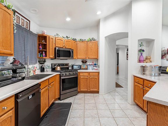 4th image of 2541 S Cheyenne Ave