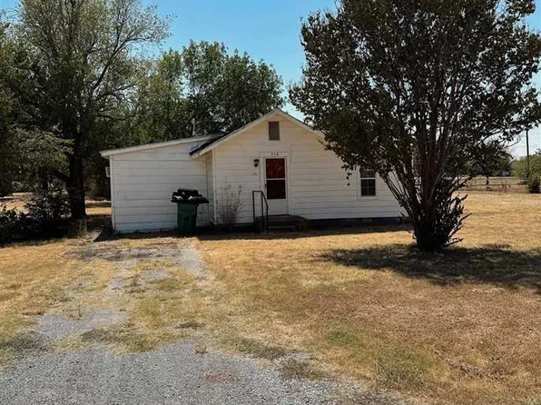 314 W Indiana St, Walters, OK 73572