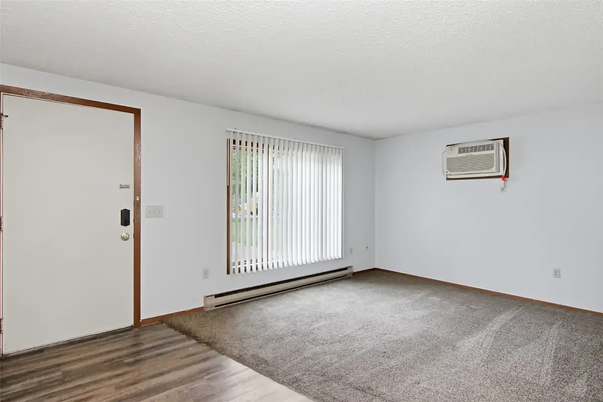 2 bed, 640 sqft, $995 — Photo 4