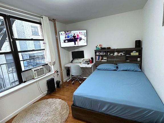 4th image of 341 W 45th St APT 305