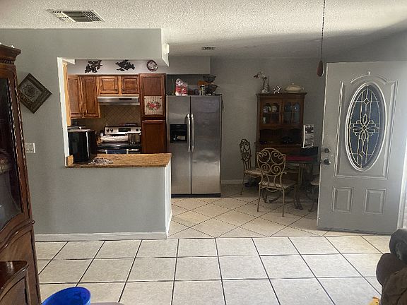 3rd image of 7207 N Cortez St