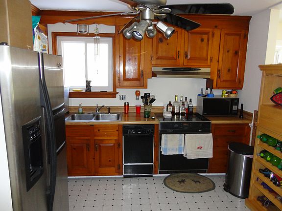 5th image of 8040 Meadow Dr