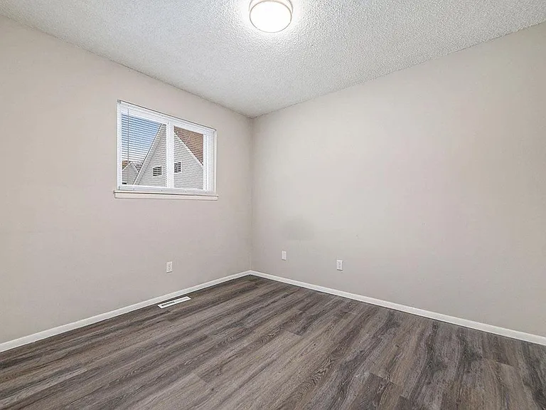 2050 Inverway Ct — Photo 12
