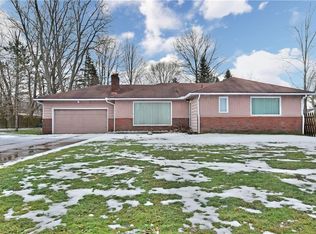 1201 Vine St, Girard, OH 44420