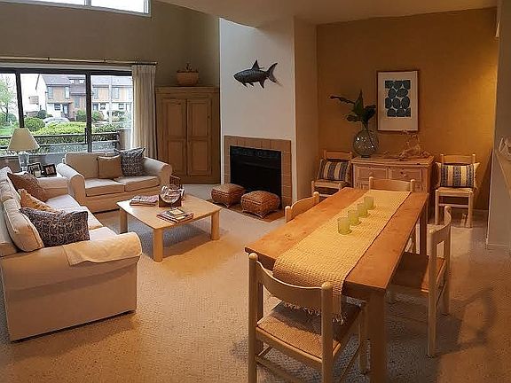 Living room/Dining area with wet bar