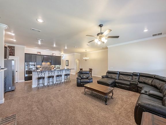 4th image of 1106 Maverick Ln