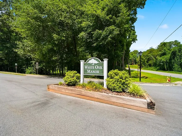 3261 White Oak Ct #J-3 — Photo 17