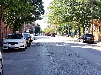 5th image of 1922 W Belmont Ave