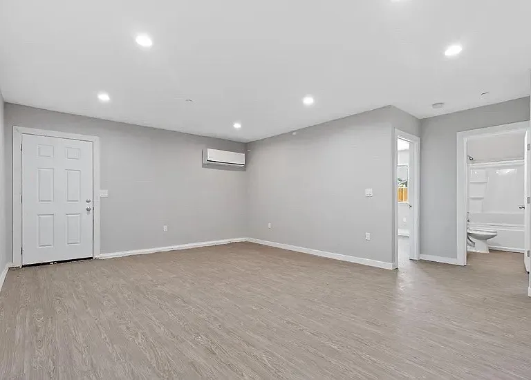 26825 Woodland Ave #1 — Photo 2