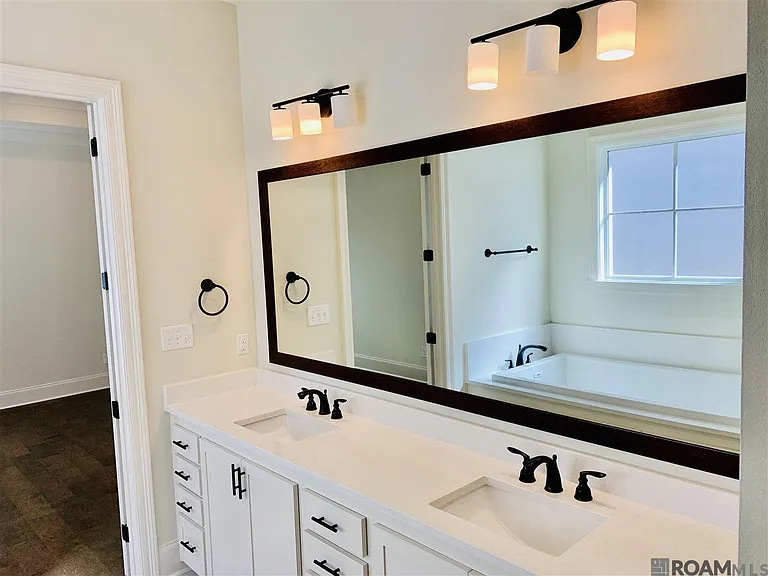 2212 Belfleur St — Photo 23