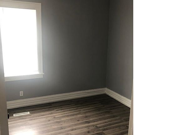 4th image of 3825 Alder St APT 1F