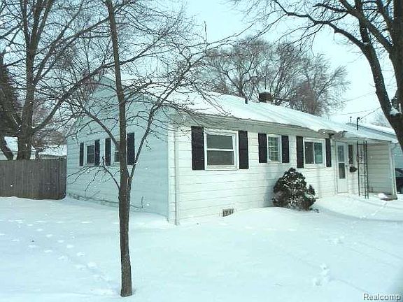 4th image of 31450 Alcona Ct