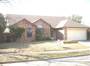 2323 Weyborn Dr, Arlington, TX