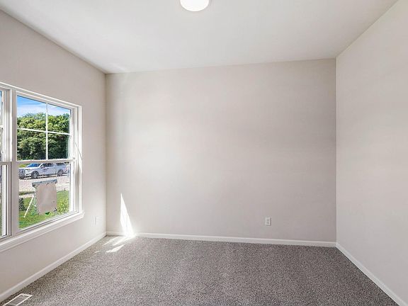 5th image of 11815 Park St