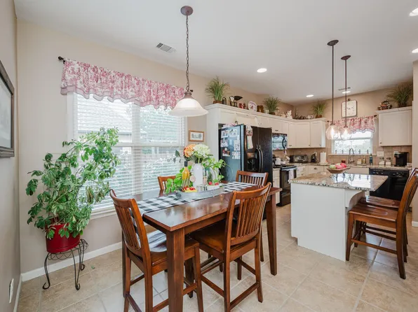 1359 Mountain Ln, Gardendale, AL 35071