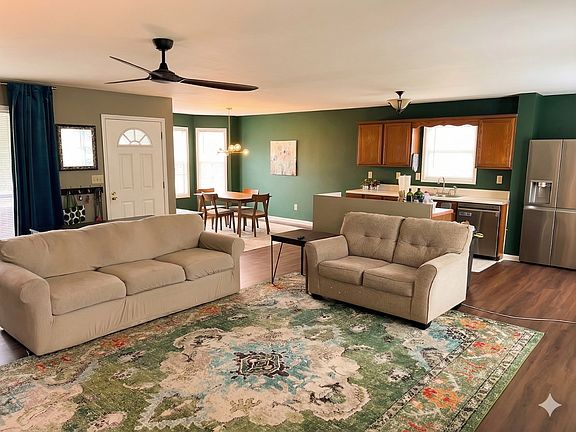 3rd image of 38 Amber Ct